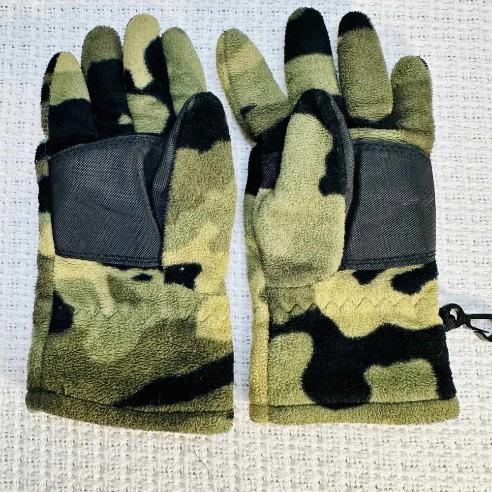 Old Navy Kids Camo Fleece‎ Gloves S M Winter Warmth Outdoor Play